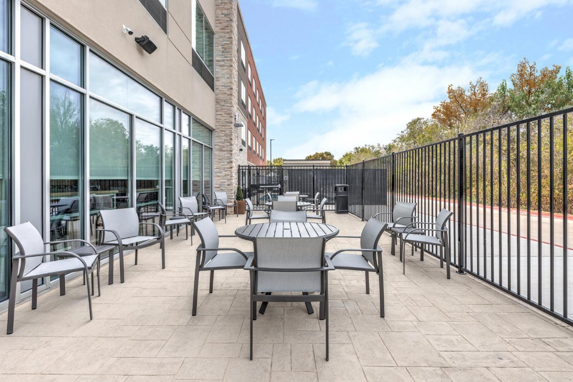 Holiday Inn Express & Suites Austin Airport East By Ihg Luaran gambar