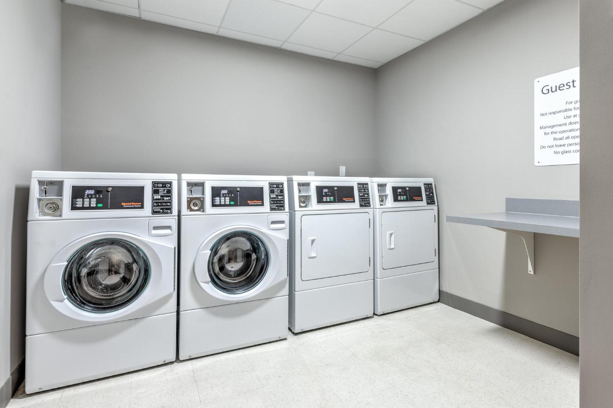 Holiday Inn Express & Suites Austin Airport East By Ihg Luaran gambar